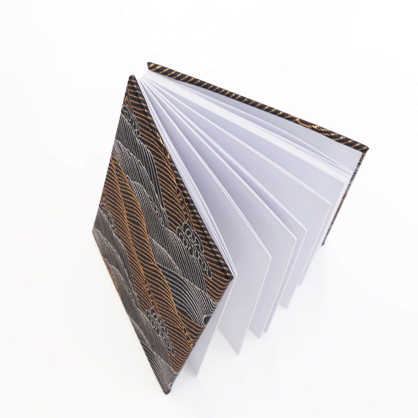 Accordion-style Notebook Japanese Washi Paper Goshuincho Gold and Silver Wave